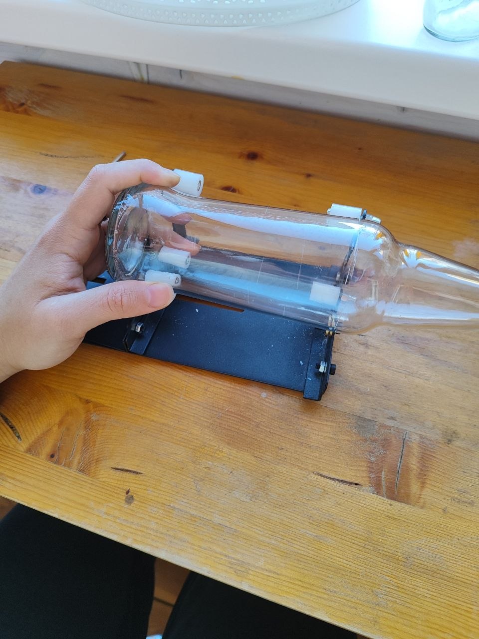 Cutting a glass bottle